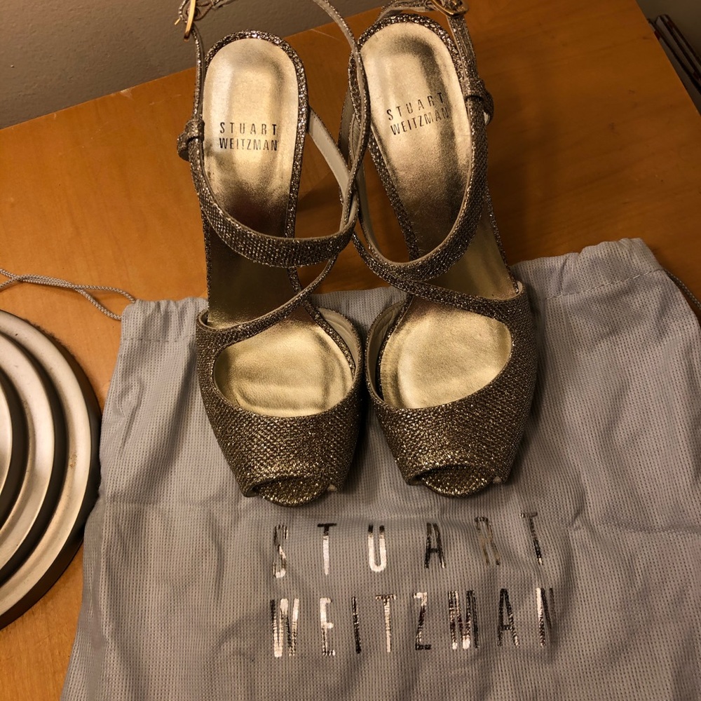 Stuart Weitzman “Inviting” Heel In Platinum Noir - image 4